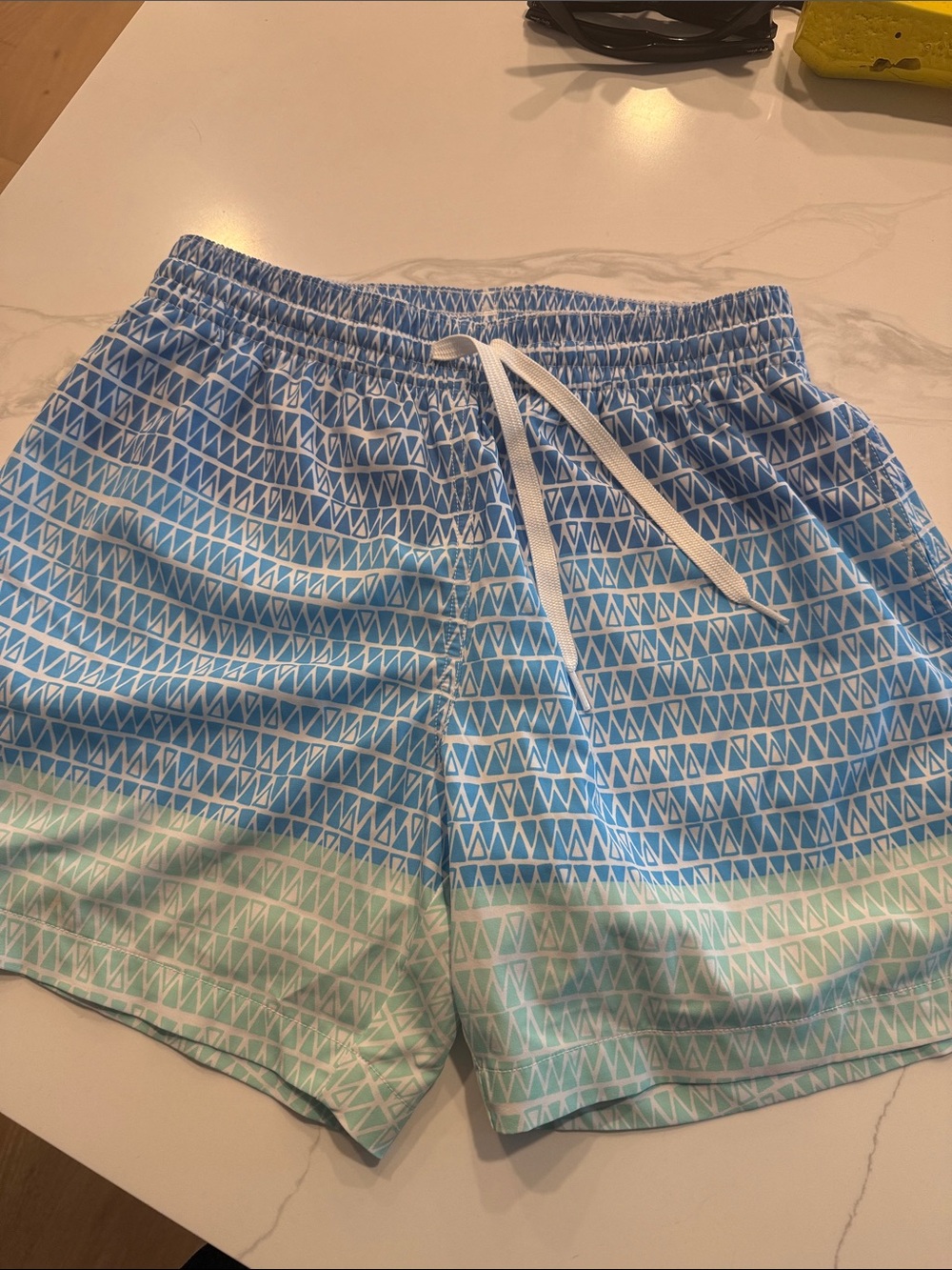 chubbies Blue-to-Teal Ombre Geometric Athletic Shorts